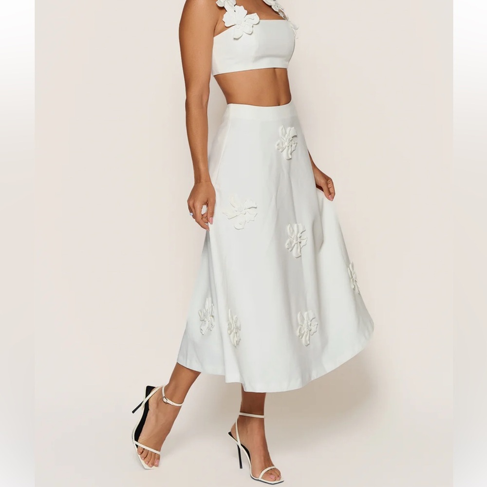 Posh Mia Clarissa Floral Crafted Embroidered Maxi Skirt in White Sz M